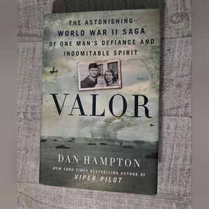Valor by Dan Hampton Book